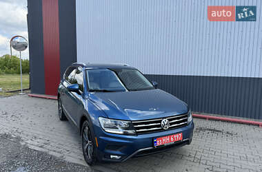 Внедорожник / Кроссовер Volkswagen Tiguan 2018 в 