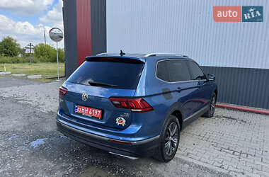 Внедорожник / Кроссовер Volkswagen Tiguan 2018 в 