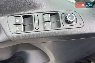 Внедорожник / Кроссовер Volkswagen Tiguan 2010 в 