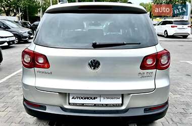 Внедорожник / Кроссовер Volkswagen Tiguan 2010 в 