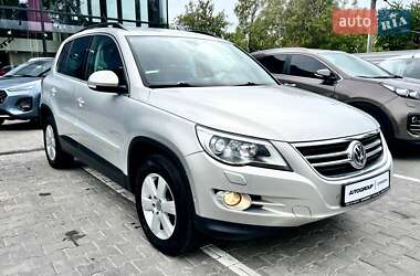 Внедорожник / Кроссовер Volkswagen Tiguan 2010 в 