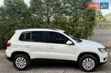 Позашляховик / Кросовер Volkswagen Tiguan 2013 в 