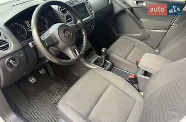 Позашляховик / Кросовер Volkswagen Tiguan 2013 в 