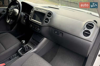 Позашляховик / Кросовер Volkswagen Tiguan 2013 в 