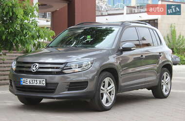 Внедорожник / Кроссовер Volkswagen Tiguan 2015 в Днепре