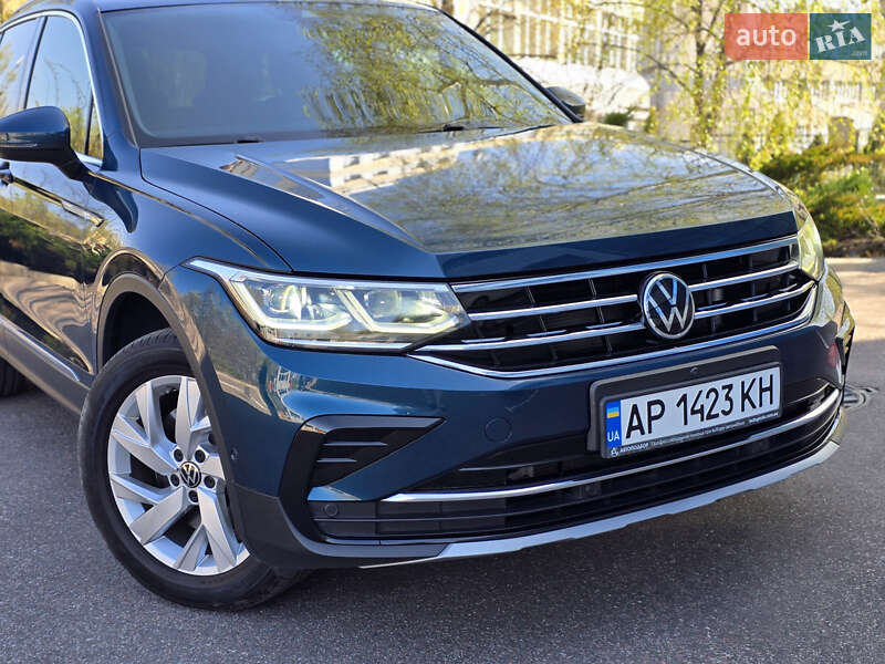 Внедорожник / Кроссовер Volkswagen Tiguan 2021 в 