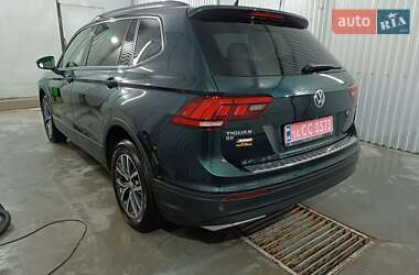 Внедорожник / Кроссовер Volkswagen Tiguan 2019 в 