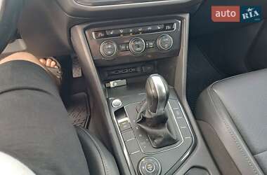 Внедорожник / Кроссовер Volkswagen Tiguan 2019 в 