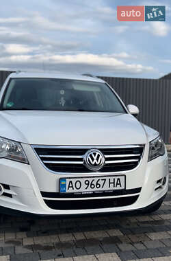 Внедорожник / Кроссовер Volkswagen Tiguan 2010 в Сваляве