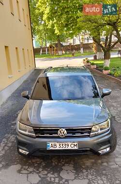 Внедорожник / Кроссовер Volkswagen Tiguan 2018 в 