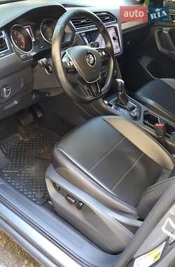 Внедорожник / Кроссовер Volkswagen Tiguan 2018 в 
