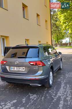 Внедорожник / Кроссовер Volkswagen Tiguan 2018 в 