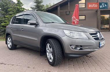 Внедорожник / Кроссовер Volkswagen Tiguan 2010 в 