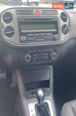 Внедорожник / Кроссовер Volkswagen Tiguan 2010 в 