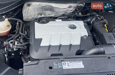 Внедорожник / Кроссовер Volkswagen Tiguan 2010 в 