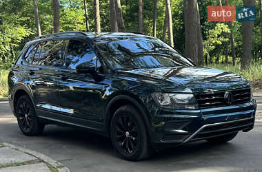 Внедорожник / Кроссовер Volkswagen Tiguan 2017 в Черкассах