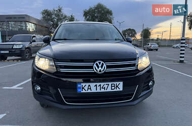 Позашляховик / Кросовер Volkswagen Tiguan 2015 в 