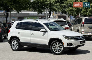 Внедорожник / Кроссовер Volkswagen Tiguan 2013 в 