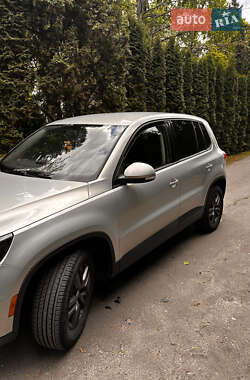 Внедорожник / Кроссовер Volkswagen Tiguan 2012 в 