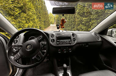 Внедорожник / Кроссовер Volkswagen Tiguan 2012 в 