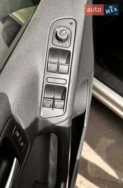 Внедорожник / Кроссовер Volkswagen Tiguan 2012 в 