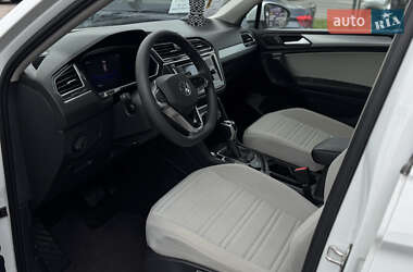 Внедорожник / Кроссовер Volkswagen Tiguan 2022 в 