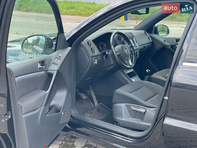 Внедорожник / Кроссовер Volkswagen Tiguan 2015 в Дрогобыче
