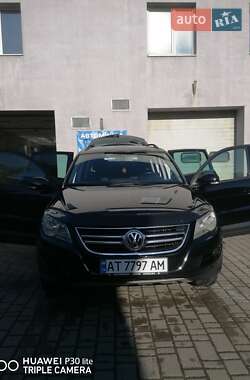 Внедорожник / Кроссовер Volkswagen Tiguan 2010 в Ивано-Франковске