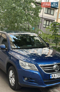 Внедорожник / Кроссовер Volkswagen Tiguan 2010 в Киеве