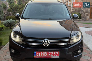 Позашляховик / Кросовер Volkswagen Tiguan 2016 в 