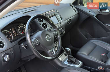 Позашляховик / Кросовер Volkswagen Tiguan 2016 в 