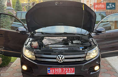 Позашляховик / Кросовер Volkswagen Tiguan 2016 в 