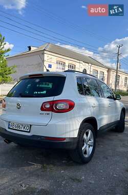 Позашляховик / Кросовер Volkswagen Tiguan 2008 в 