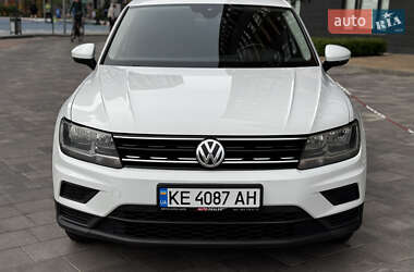 Внедорожник / Кроссовер Volkswagen Tiguan 2017 в 