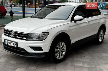 Внедорожник / Кроссовер Volkswagen Tiguan 2017 в 