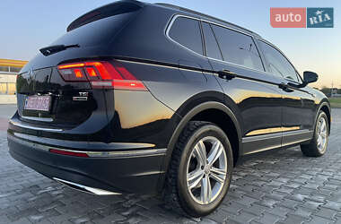 Внедорожник / Кроссовер Volkswagen Tiguan 2018 в 