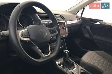 Внедорожник / Кроссовер Volkswagen Tiguan 2023 в 