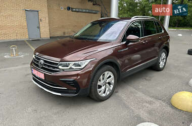 Внедорожник / Кроссовер Volkswagen Tiguan 2021 в Киеве