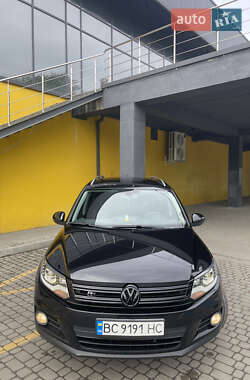 Позашляховик / Кросовер Volkswagen Tiguan 2011 в 