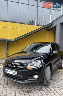 Позашляховик / Кросовер Volkswagen Tiguan 2011 в 