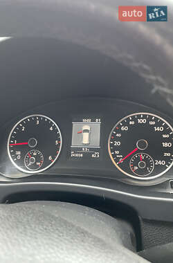 Позашляховик / Кросовер Volkswagen Tiguan 2011 в 