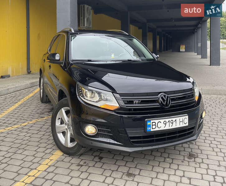 Позашляховик / Кросовер Volkswagen Tiguan 2011 в 