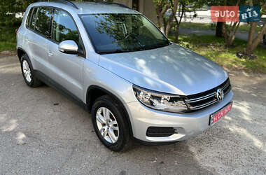Внедорожник / Кроссовер Volkswagen Tiguan 2015 в 