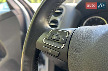 Внедорожник / Кроссовер Volkswagen Tiguan 2015 в 