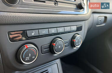 Внедорожник / Кроссовер Volkswagen Tiguan 2015 в 