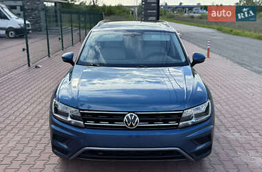 Позашляховик / Кросовер Volkswagen Tiguan 2019 в 