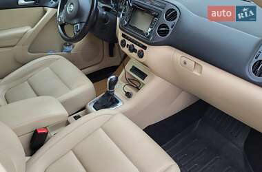 Позашляховик / Кросовер Volkswagen Tiguan 2013 в 