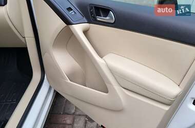 Позашляховик / Кросовер Volkswagen Tiguan 2013 в 