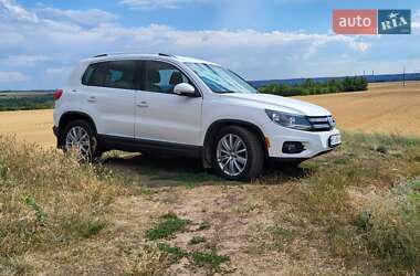 Позашляховик / Кросовер Volkswagen Tiguan 2013 в 