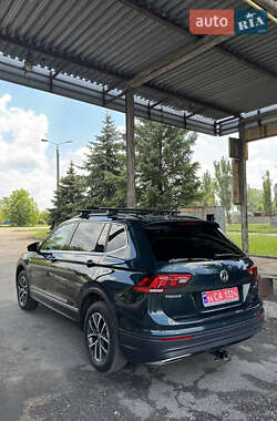 Позашляховик / Кросовер Volkswagen Tiguan 2017 в 